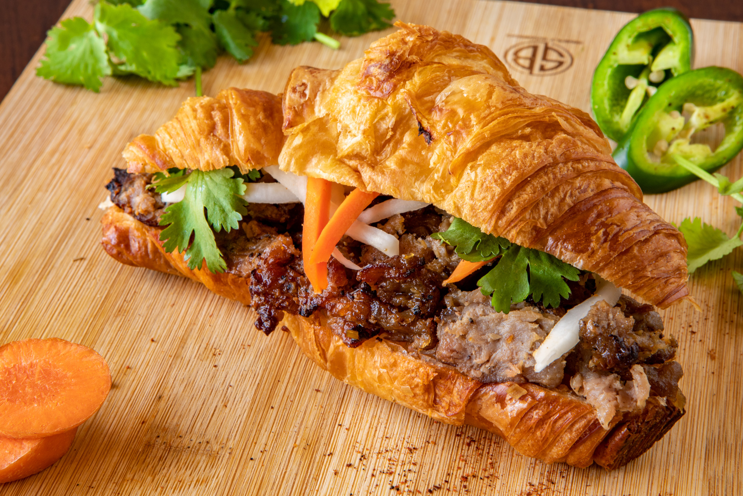 Croissant thit nuong 01